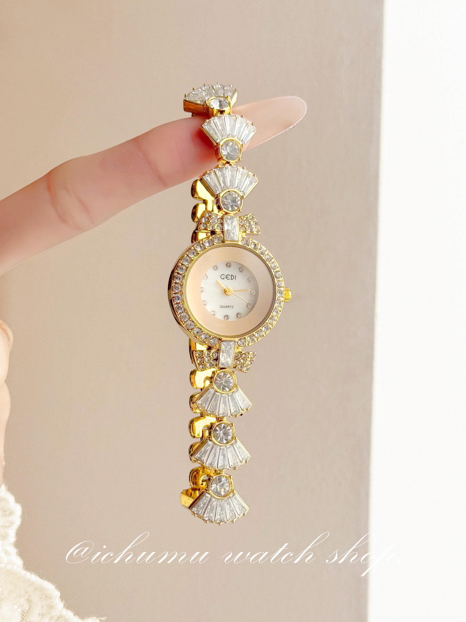 Meerjungfrauen-Damenuhr: Luxur – Luxury Watches Bewertung und Preis